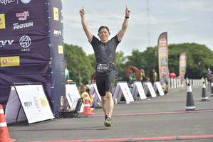 BIB: 110
                            <button type="button" onclick="openModal(4948255)" class="btn btn-primary btn-sm float-right btn-popup" data-toggle="modal" data-target=".modal-high-quality">
                        <i class="fas fa-shopping-cart"></i> Add to Cart
                    </button>
                                            <button type="button" onclick="isThisMe(4948255, true)" class="btn btn-success btn-sm float-right btn-popup btn-isme hidden" data-toggle="tooltip" data-placement="bottom" title="นี่คือรูปของคุณใช่ไหม คลิกที่นี่เพื่อเอาเข้าอัลบั้ม">
                        <i class="fas fa-plus"></i> Add to album
                    </button>
                    <button type="button" onclick="isThisMe(4948255, false)" class="btn btn-warning btn-sm float-right btn-popup btn-isnotme hidden">
                        <i class="fas fa-ban"></i> Remove from album
                    </button>